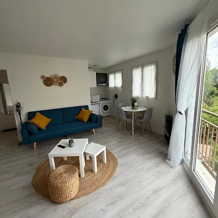 Cozy, Quiet And Bright *