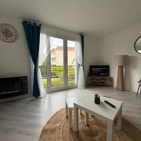 Cozy, Quiet And Bright * Arpajon